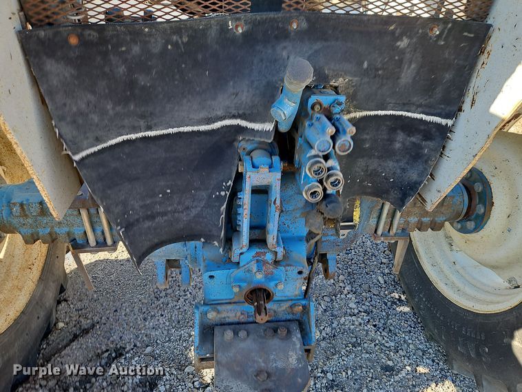 image for item EI8673 1994 New Holland 5610 tractor