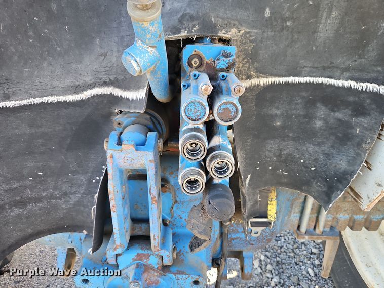 image for item EI8673 1994 New Holland 5610 tractor