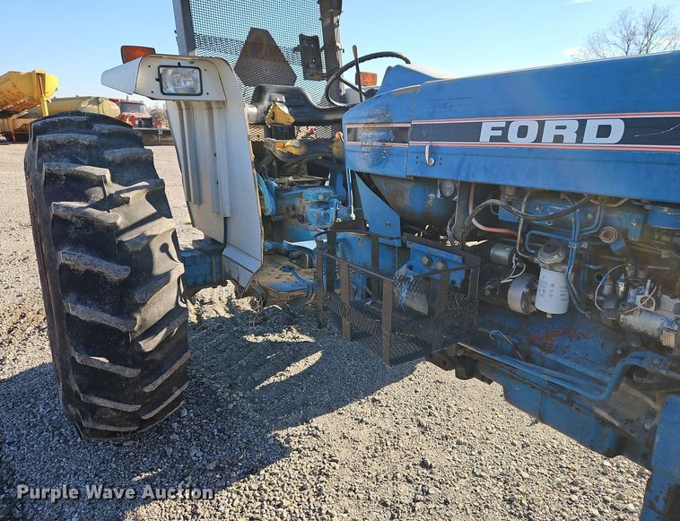 image for item EI8673 1994 New Holland 5610 tractor