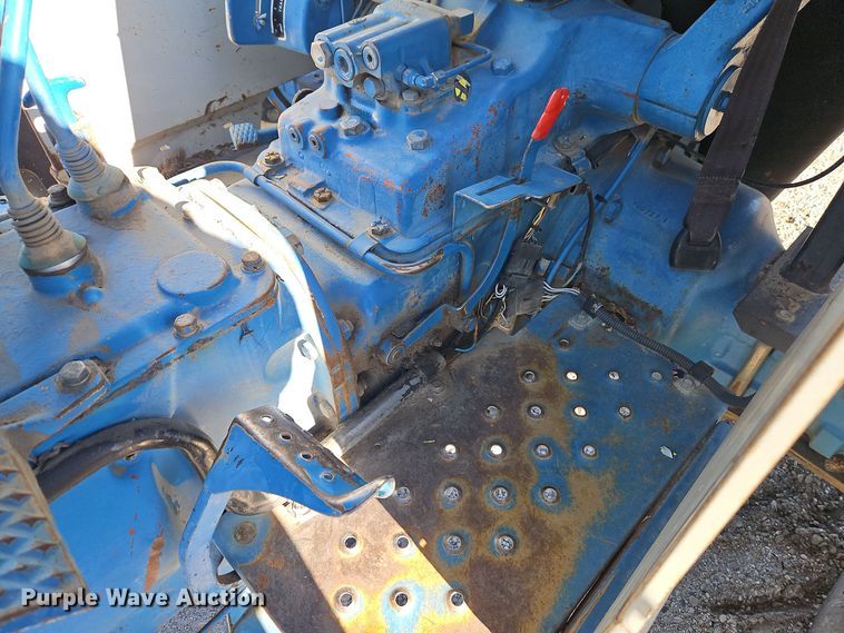 image for item EI8673 1994 New Holland 5610 tractor