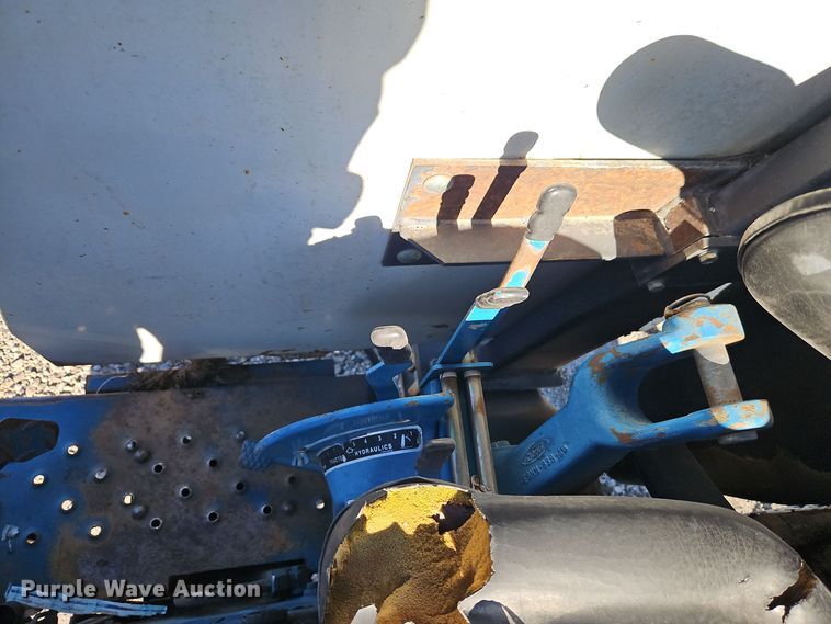 image for item EI8673 1994 New Holland 5610 tractor