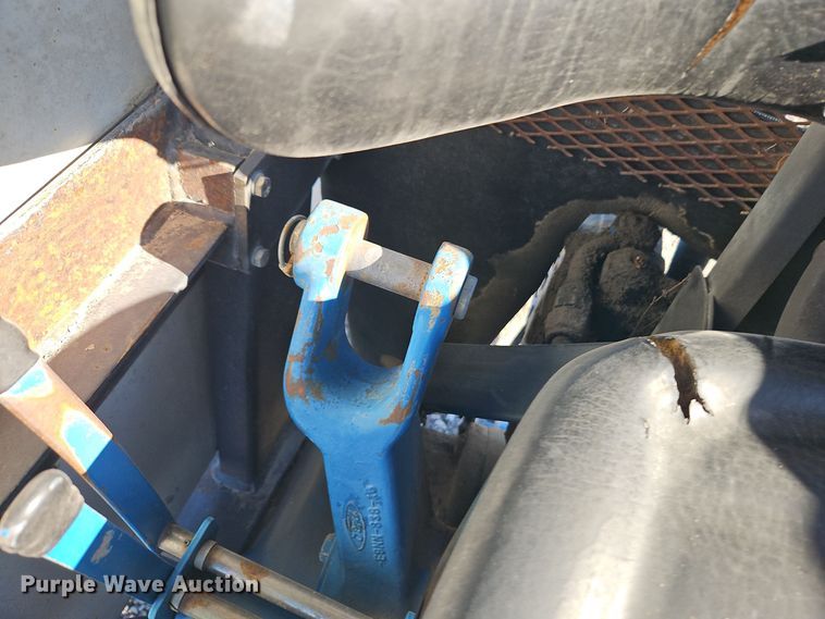 image for item EI8673 1994 New Holland 5610 tractor