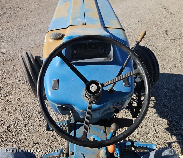 image for item EI8673 1994 New Holland 5610 tractor