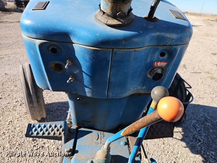 image for item EI8673 1994 New Holland 5610 tractor