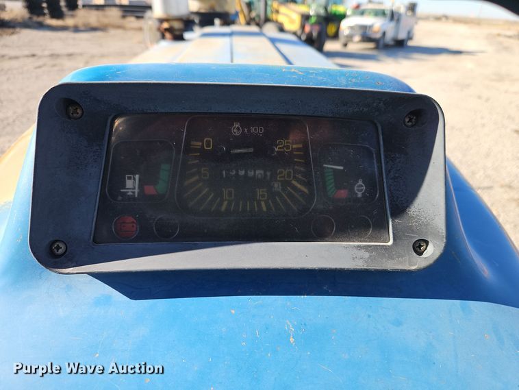image for item EI8673 1994 New Holland 5610 tractor