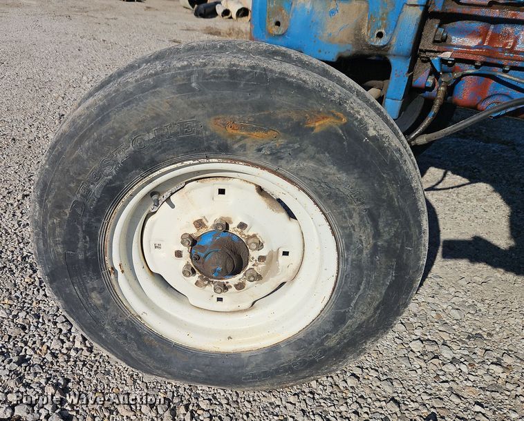 image for item EI8673 1994 New Holland 5610 tractor