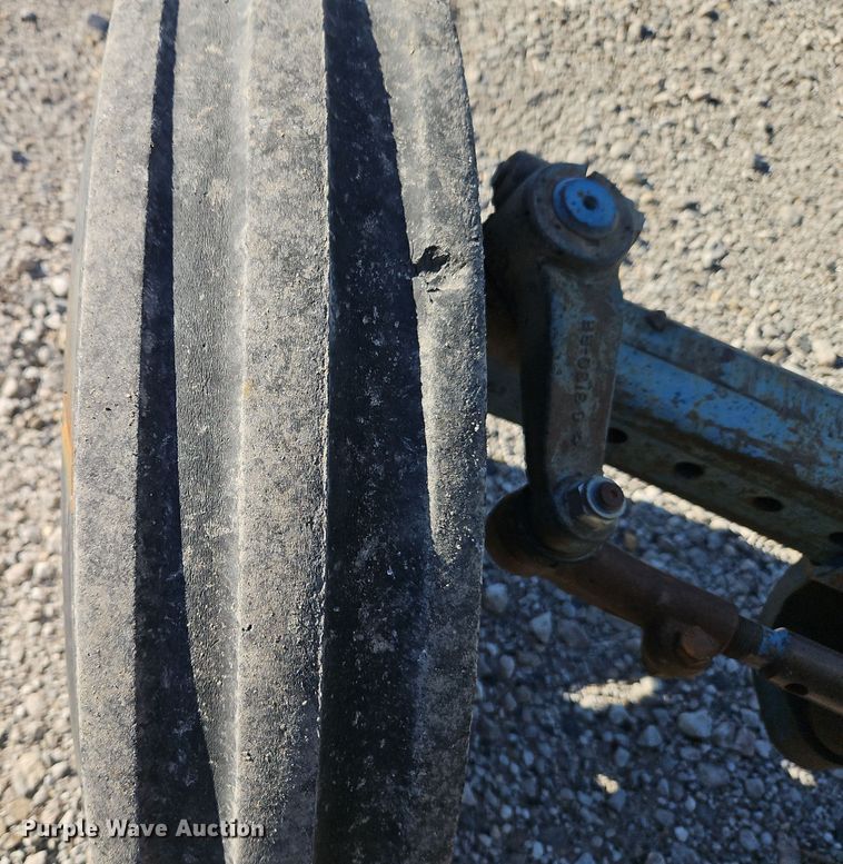 image for item EI8673 1994 New Holland 5610 tractor