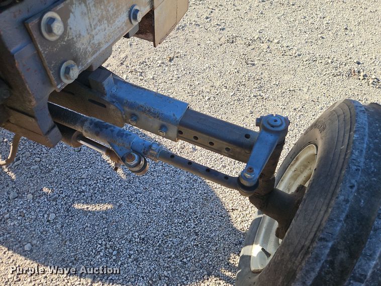 image for item EI8674 1997 New Holland 5610 tractor