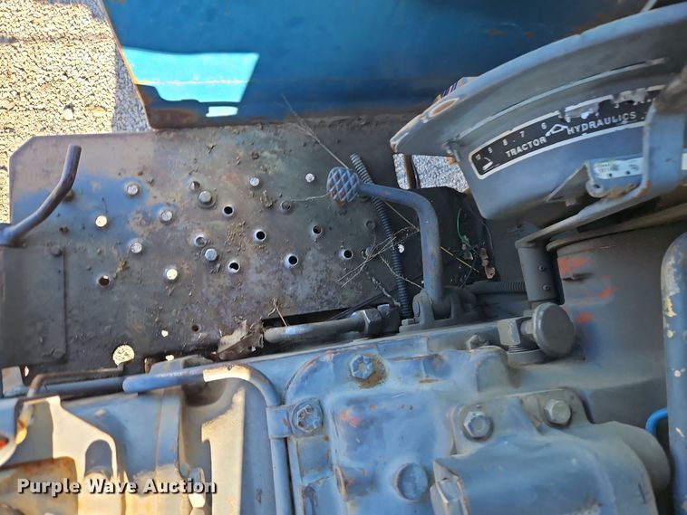 image for item EI8674 1997 New Holland 5610 tractor