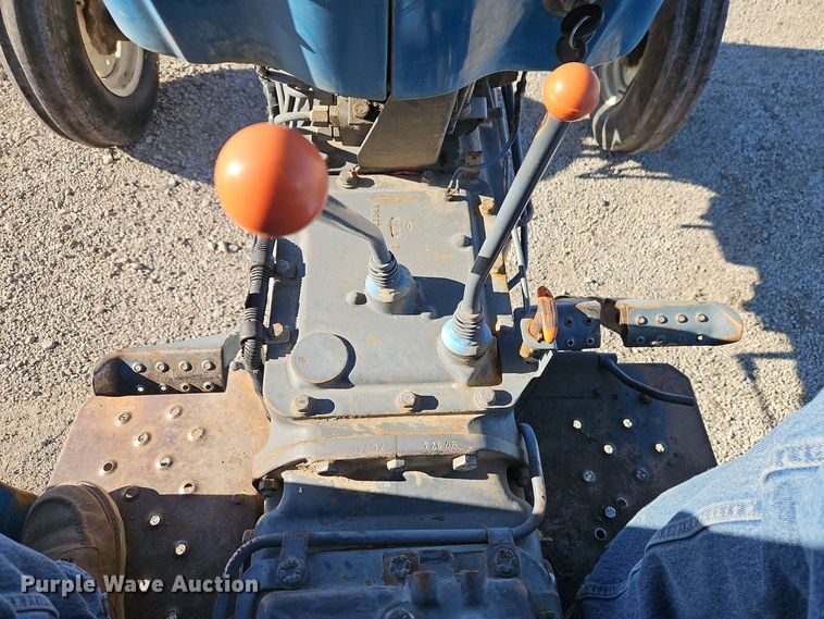 image for item EI8674 1997 New Holland 5610 tractor