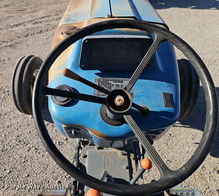 image for item EI8674 1997 New Holland 5610 tractor