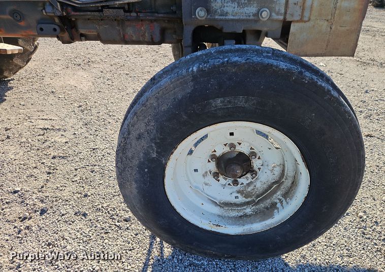 image for item EI8674 1997 New Holland 5610 tractor