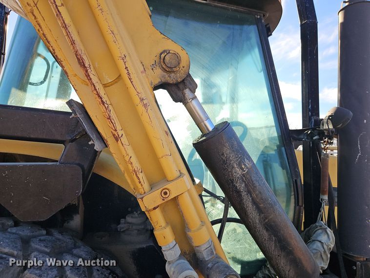 image for item EI8675 2004 Challenger MT525B MFWD tractor