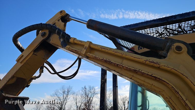 image for item EI8675 2004 Challenger MT525B MFWD tractor