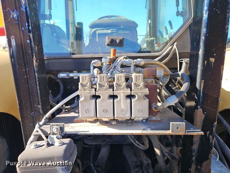 image for item EI8675 2004 Challenger MT525B MFWD tractor