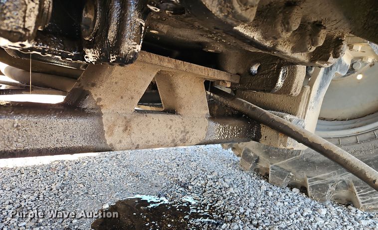 image for item EI8675 2004 Challenger MT525B MFWD tractor