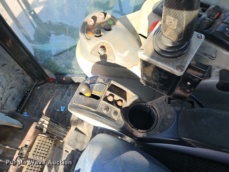 image for item EI8675 2004 Challenger MT525B MFWD tractor