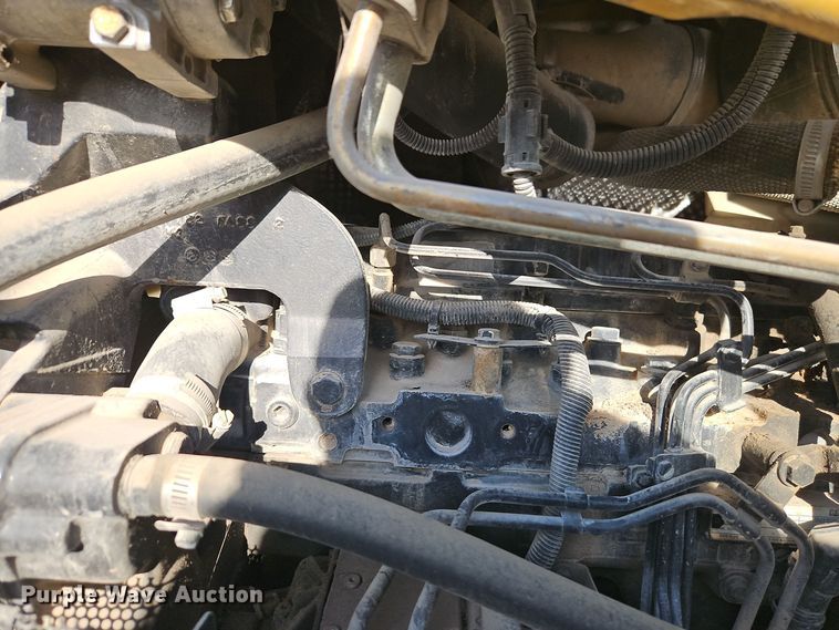 image for item EI8675 2004 Challenger MT525B MFWD tractor