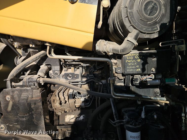 image for item EI8675 2004 Challenger MT525B MFWD tractor