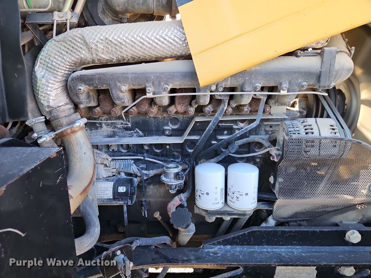 image for item EI8675 2004 Challenger MT525B MFWD tractor