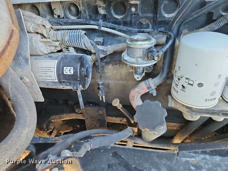 image for item EI8675 2004 Challenger MT525B MFWD tractor