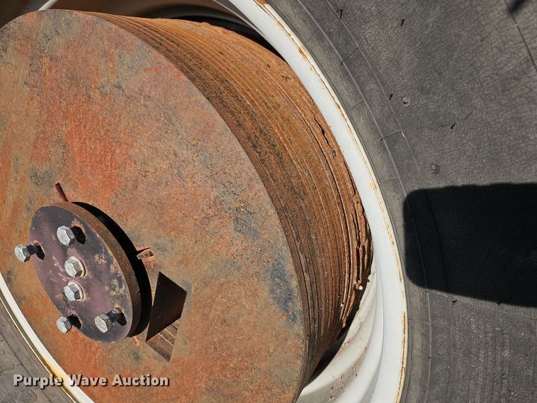 image for item EI8675 2004 Challenger MT525B MFWD tractor