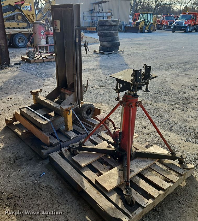 image for item EI8678 (2) jacks