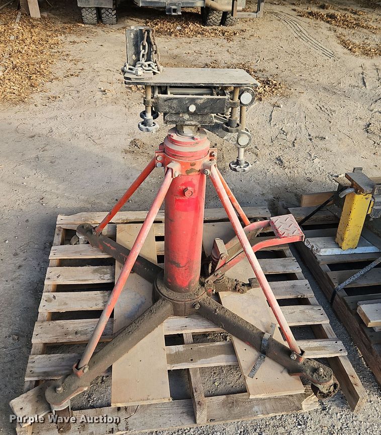 image for item EI8678 (2) jacks