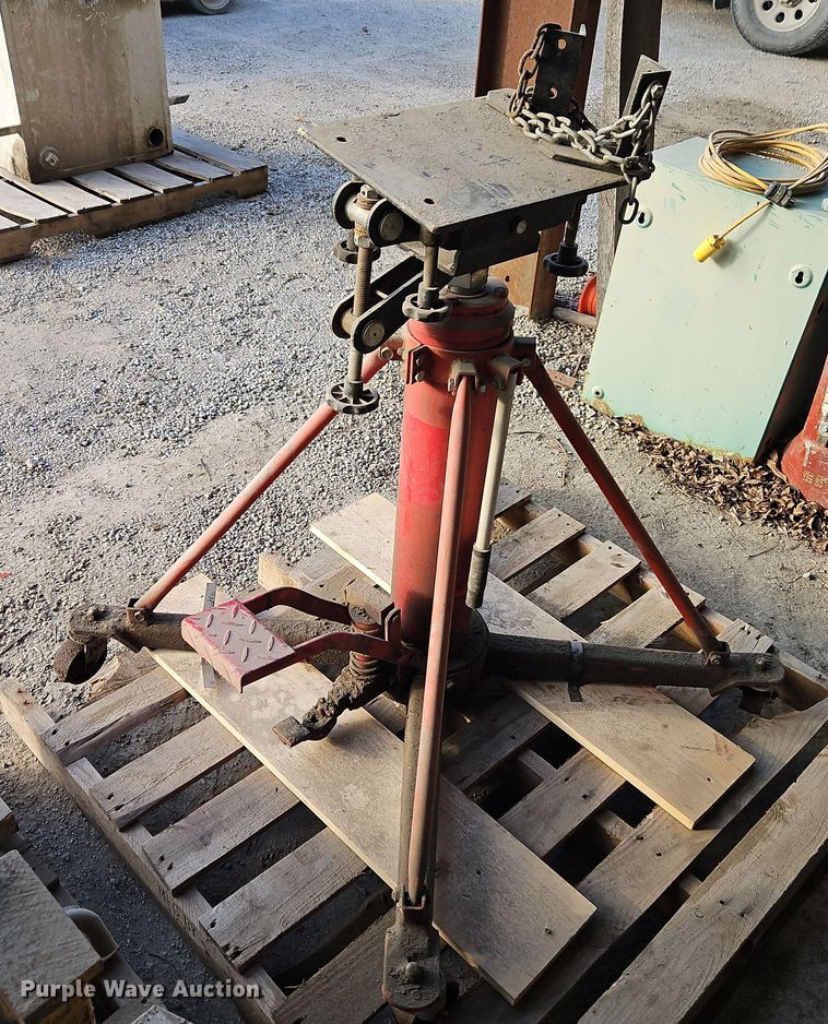 image for item EI8678 (2) jacks