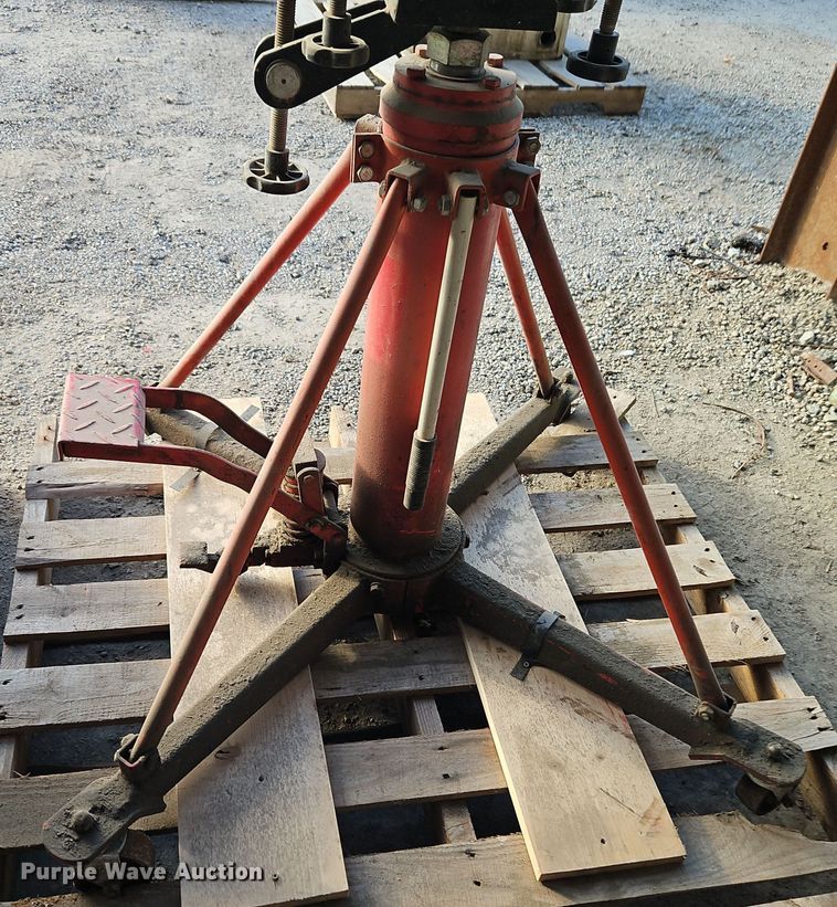 image for item EI8678 (2) jacks