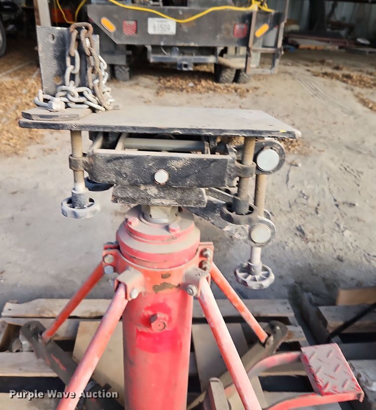 image for item EI8678 (2) jacks