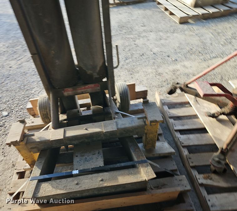 image for item EI8678 (2) jacks