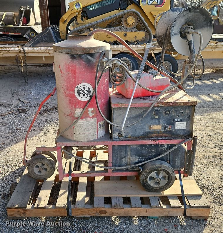 image for item EI8679 Hotsy 980A pressure washer