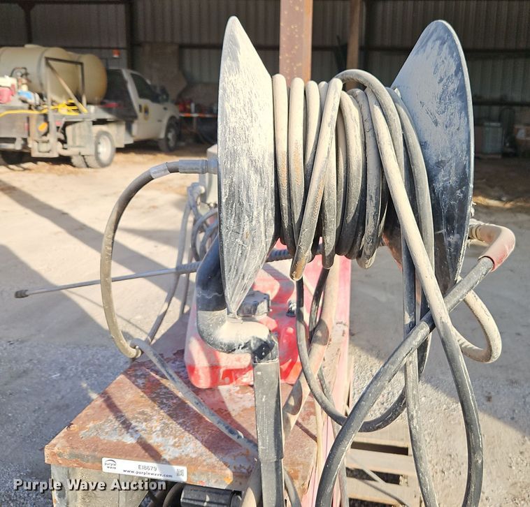 image for item EI8679 Hotsy 980A pressure washer