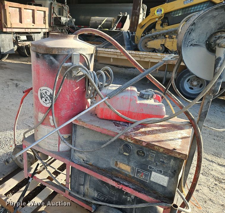 image for item EI8679 Hotsy 980A pressure washer