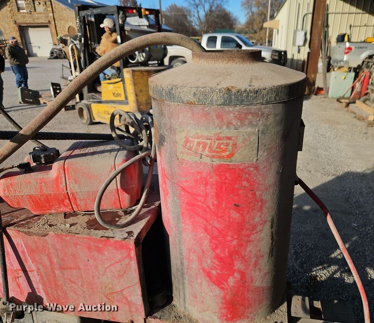 image for item EI8679 Hotsy 980A pressure washer