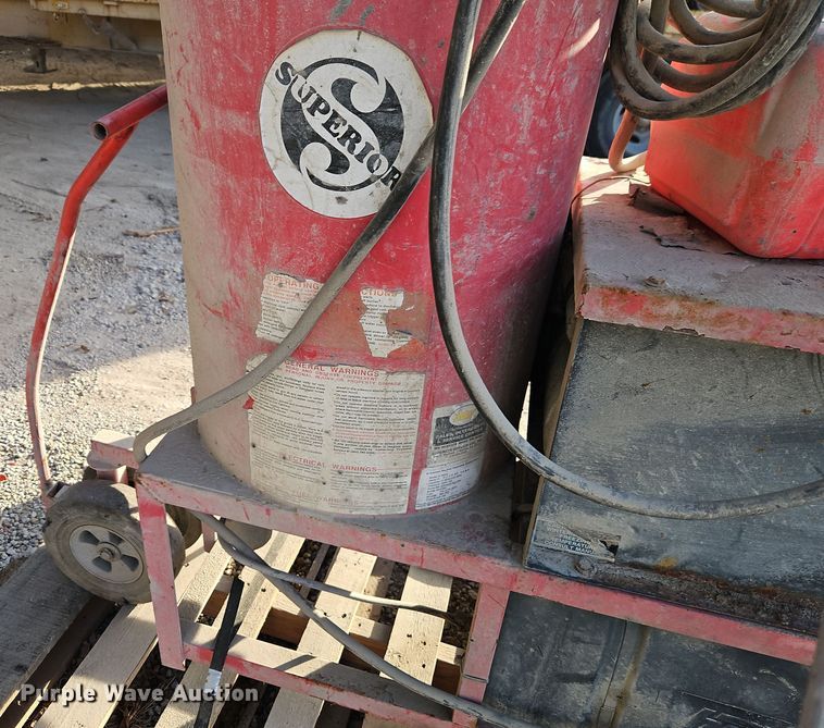 image for item EI8679 Hotsy 980A pressure washer