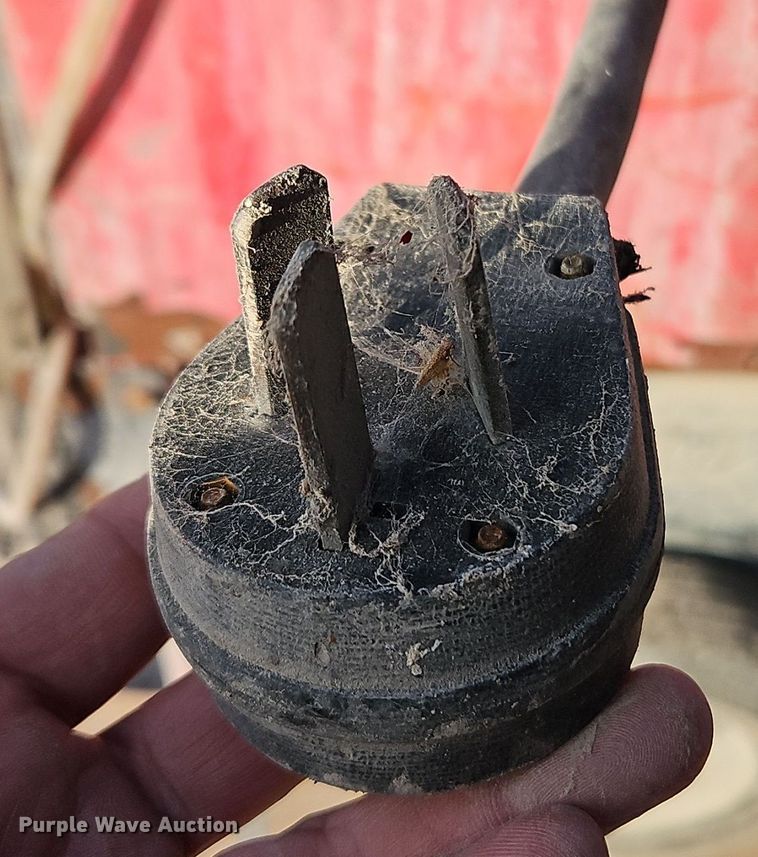 image for item EI8679 Hotsy 980A pressure washer