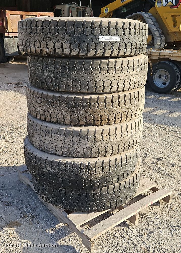 image for item EI8680 (6) Firestone 295/75R22.5 tires