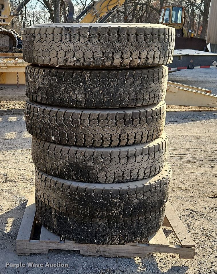 image for item EI8680 (6) Firestone 295/75R22.5 tires