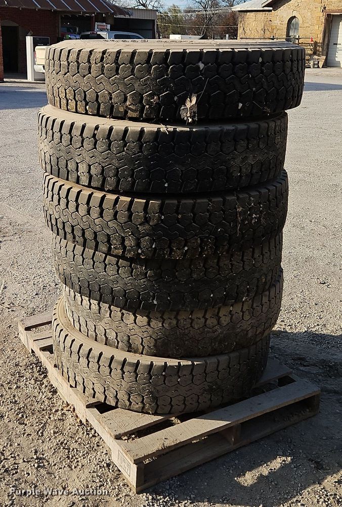 image for item EI8680 (6) Firestone 295/75R22.5 tires