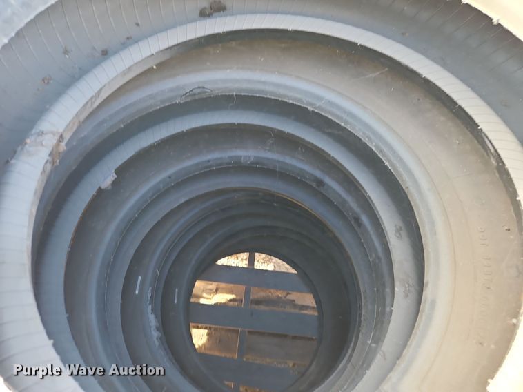 image for item EI8680 (6) Firestone 295/75R22.5 tires