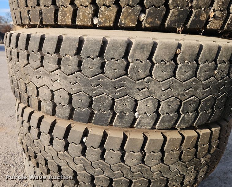 image for item EI8680 (6) Firestone 295/75R22.5 tires