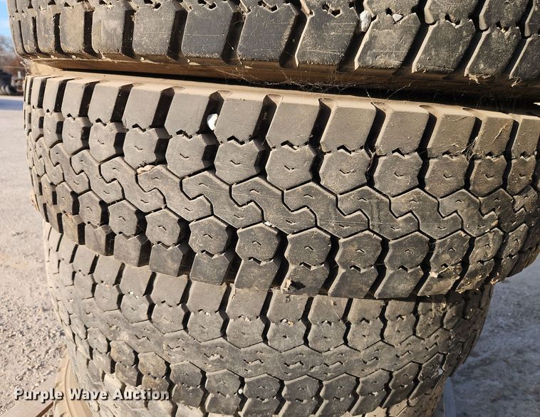 image for item EI8680 (6) Firestone 295/75R22.5 tires