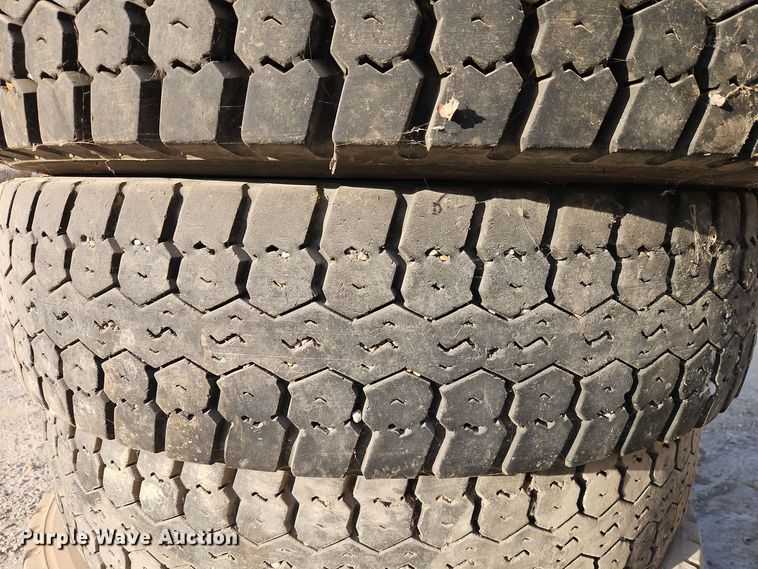 image for item EI8680 (6) Firestone 295/75R22.5 tires