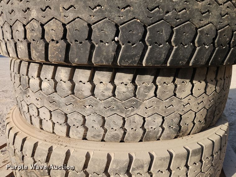 image for item EI8680 (6) Firestone 295/75R22.5 tires