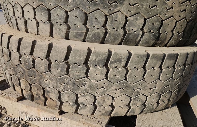 image for item EI8680 (6) Firestone 295/75R22.5 tires
