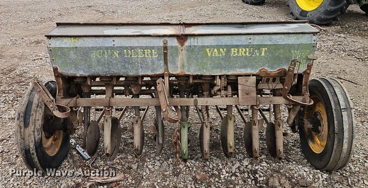 image for item EI8682 John Deere grain drill