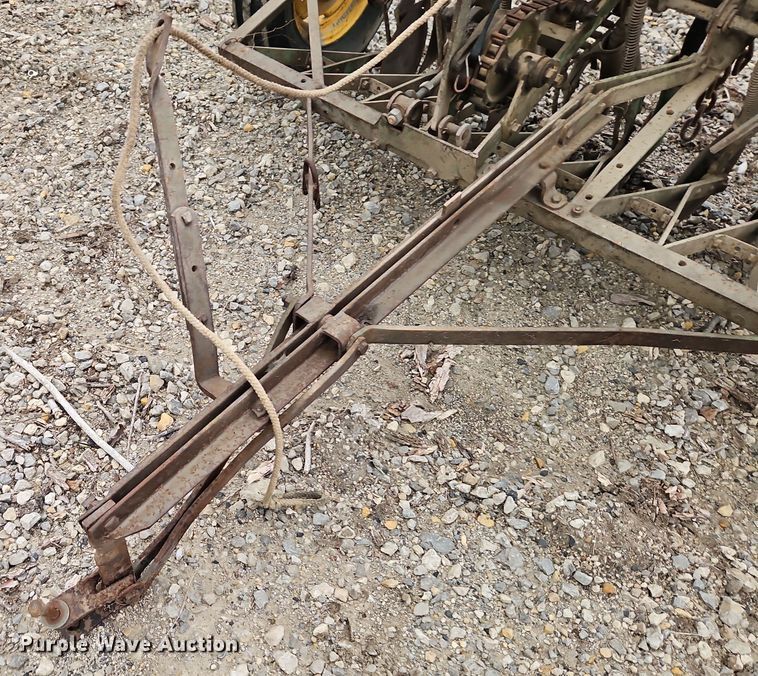 image for item EI8682 John Deere grain drill