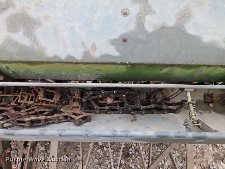 image for item EI8682 John Deere grain drill